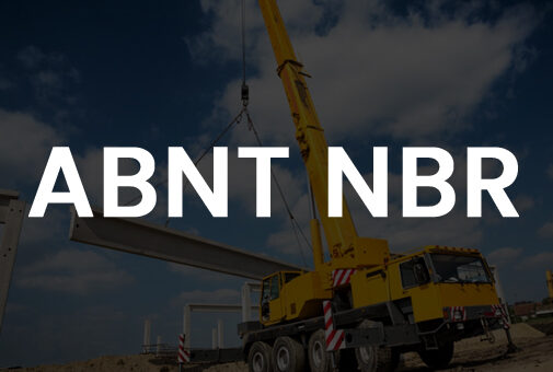 Quais são as normas e regulamentos que regem a elaboração de um Plano de Rigging?